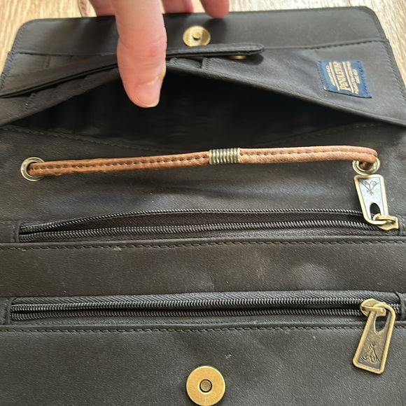 Pendleton slim wallet with strap, arrow path pattern, wool & leather - Picture 10 of 14